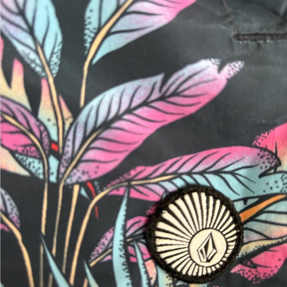 Volcom Pink‎ and Blue Patterned Shorts Size 2T NWT